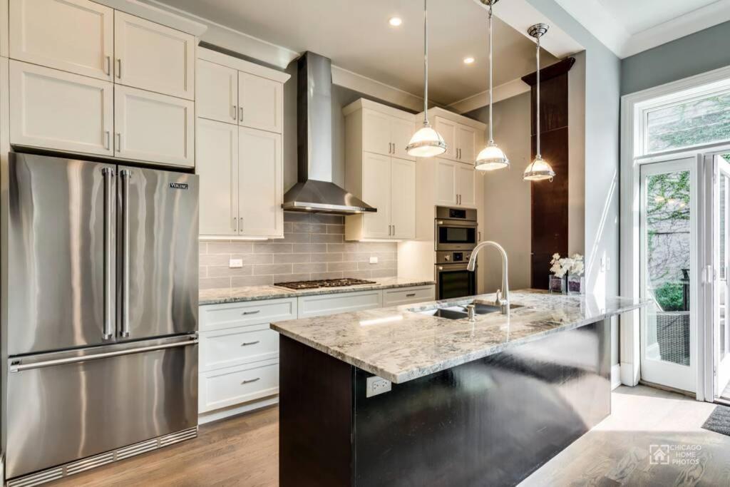 Gold Coast With Free Parking Garage Sleeps 10