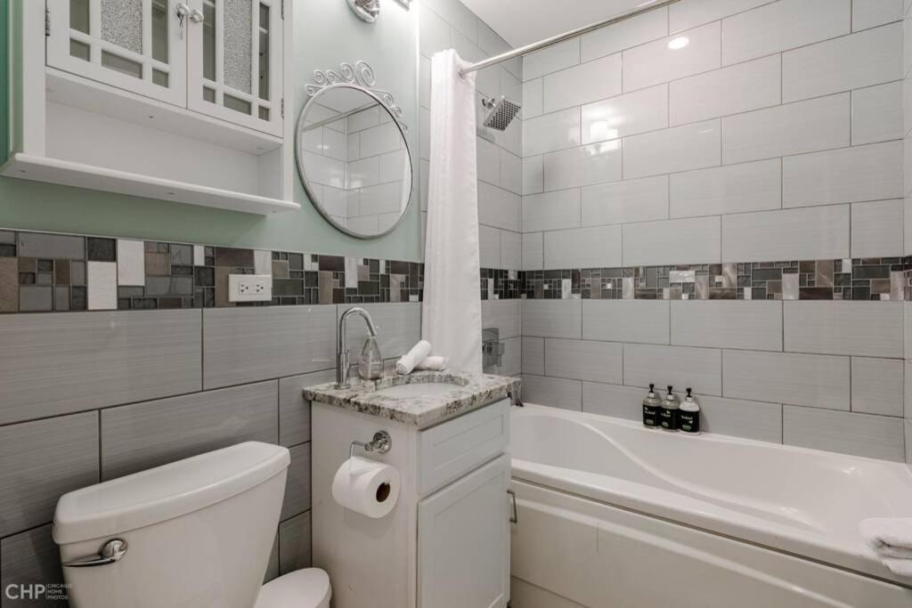 Villa Gold Coast With Free Parking Garage Sleeps 10 *