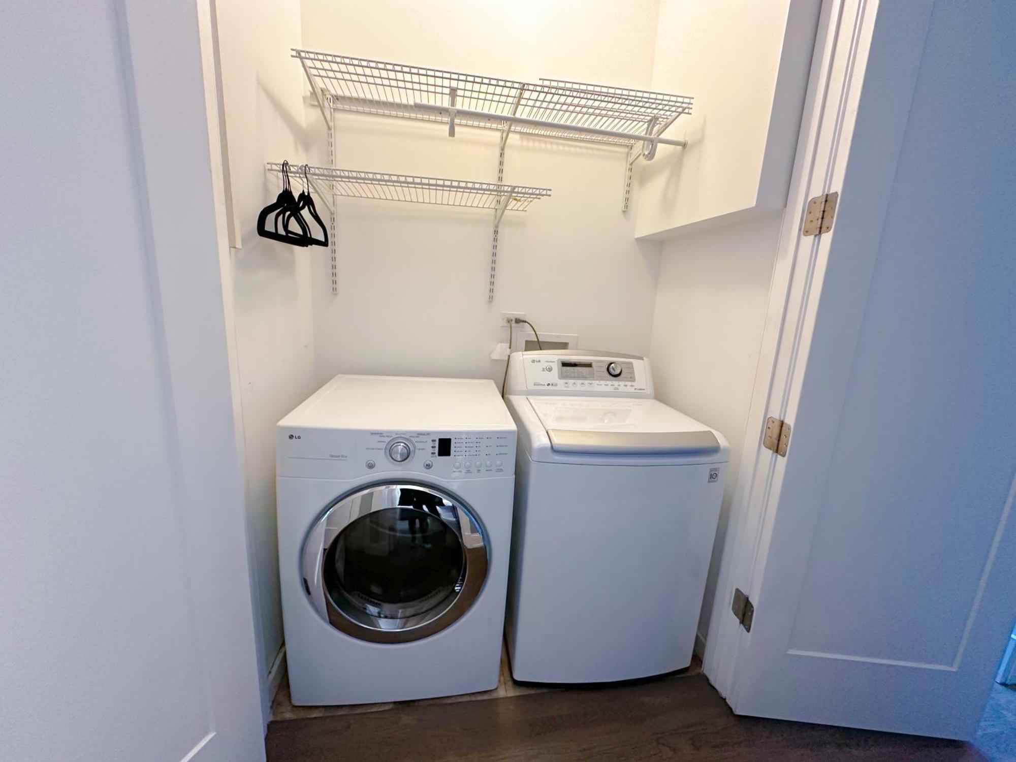 Villa Gold Coast With Free Parking Garage Sleeps 10 *